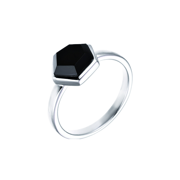 Кольцо из серебра с ониксом 7620001003509 Кольцо (Ag 925)